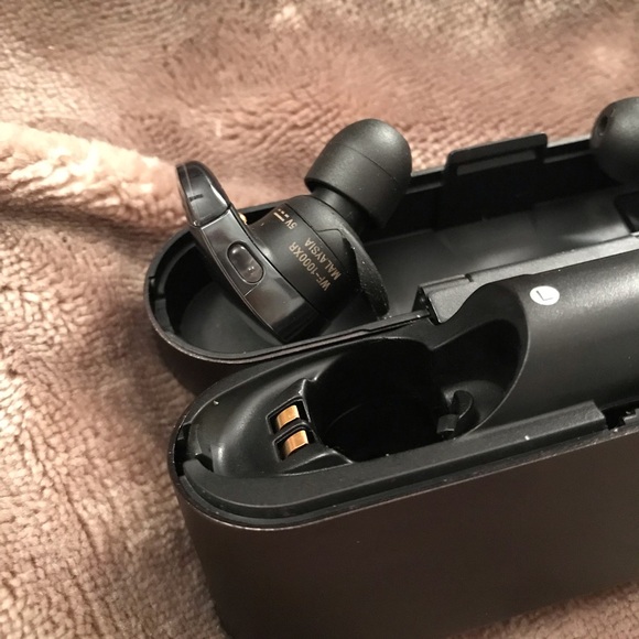 Sony Wireless Bluetooth Speakers - Picture 3 of 6